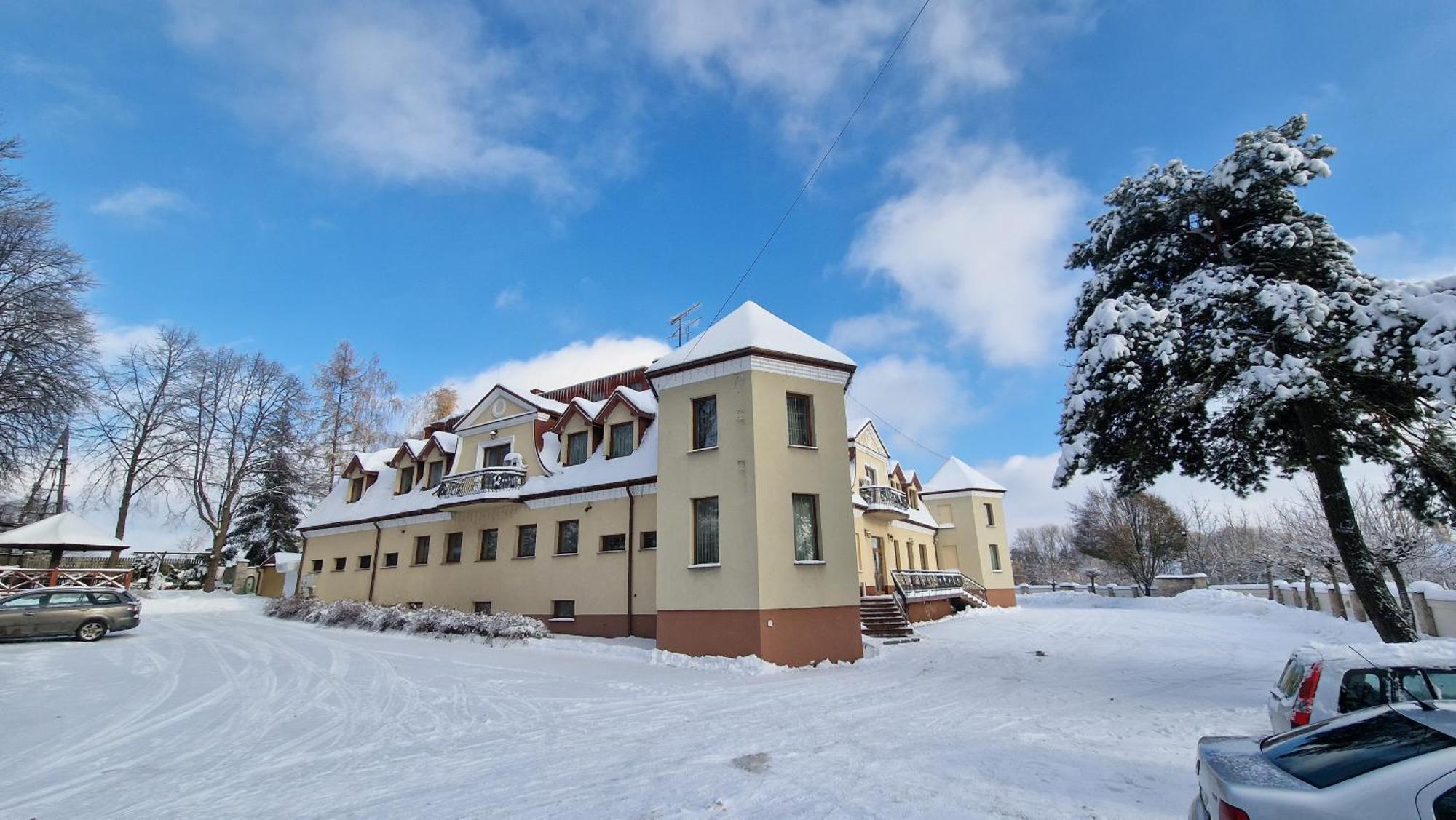 Hotel Palacowa Narol Exterior photo